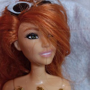 BARBIE Fashionista, Dresses, shoes , suitcase, Hangers, 2016 Edition